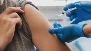 Read more about the article Vaccine mandate for businesses from Biden administration temporarily halted